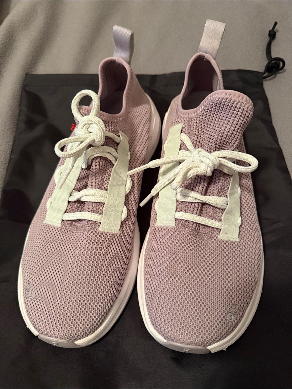 Light Mauve Knit Slip-On Sneakers with Cream Laces